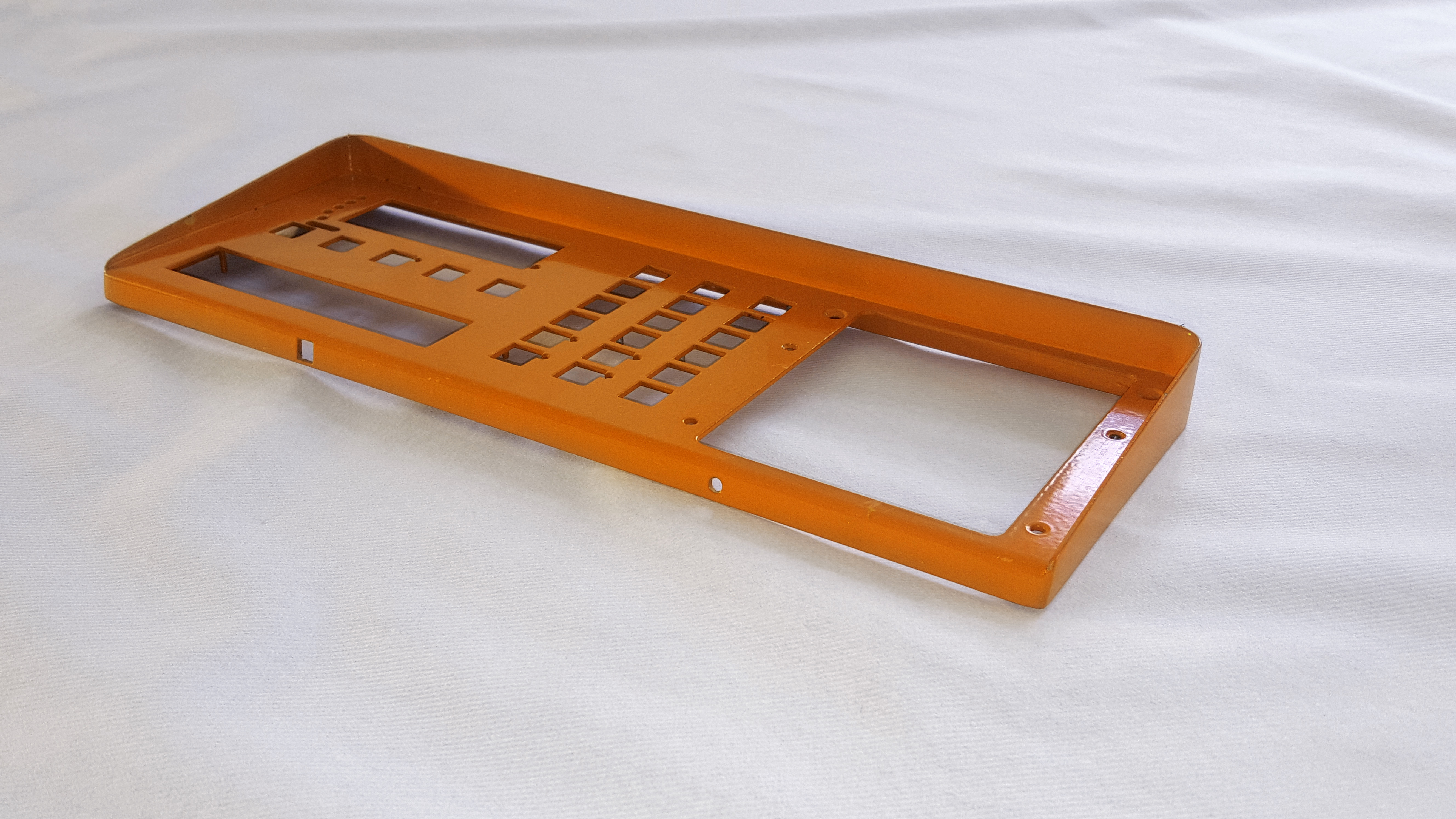 piece-tolerie-industrielle-pliage-soudure-peinture